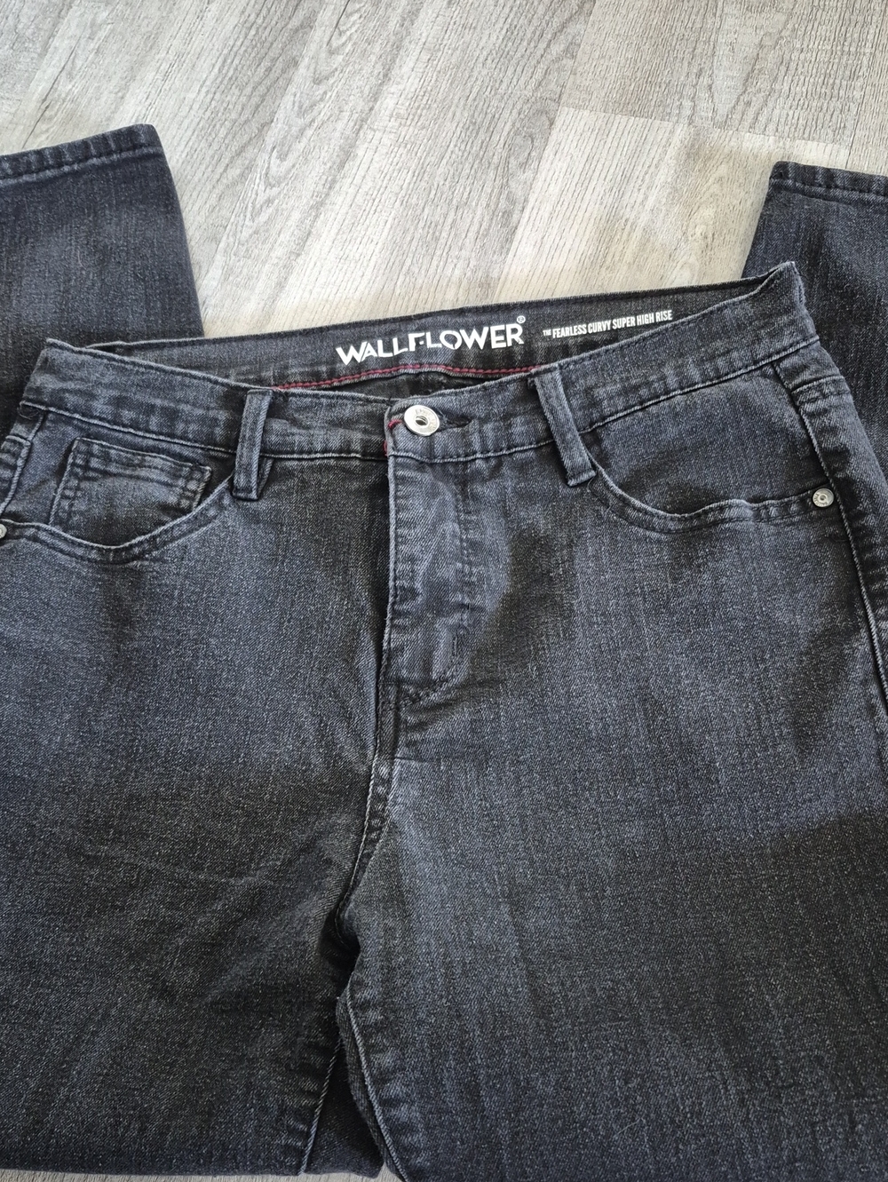 Wallflower Women's Black Washed Jeans - Stretch Denim